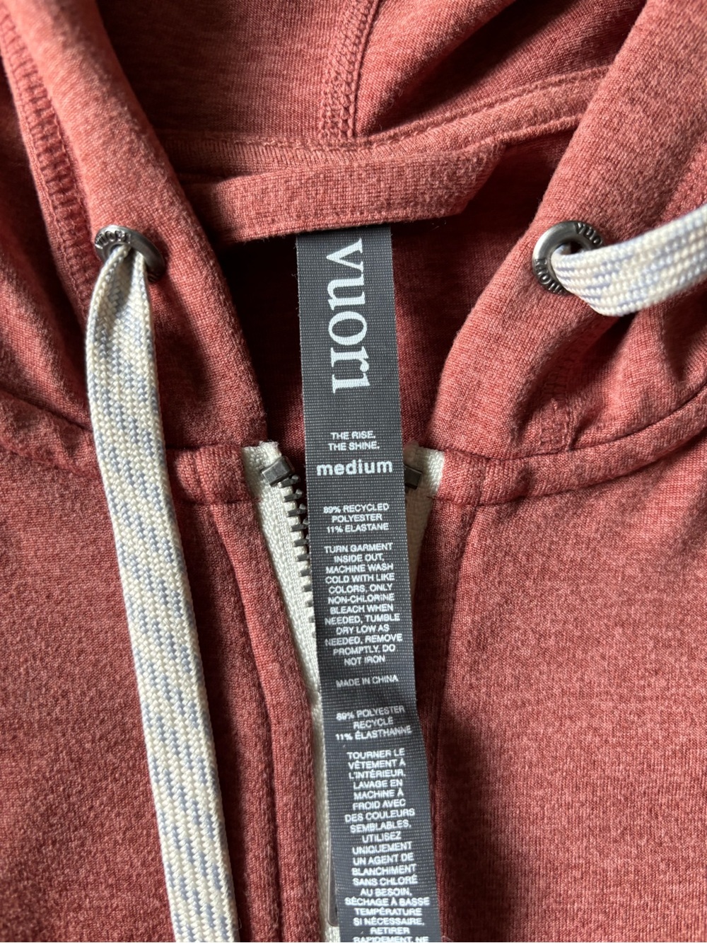 Vuori women’s Zip Hoodie - Picture 2 of 4